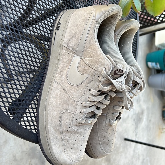 USED SUEDE BEIGE NIKE AIR FORCE ONES #82, - Picture 3 of 6